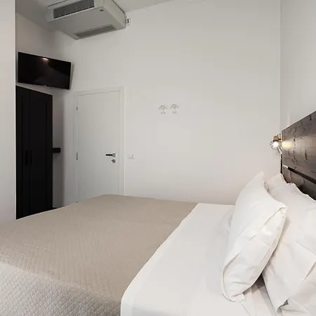 Vittoria 3*